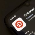 冠县摩根大通上调评级及目标价 Pinterest股价上涨3.1%